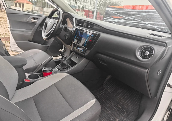 Toyota Auris cena 34000 przebieg: 226000, rok produkcji 2017 z Kraków małe 92